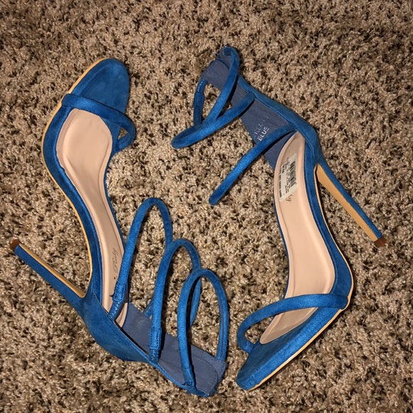 💕Blue Heels💕 - Picture 2 of 8